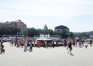Привокзальная площадь, фонтан "Детский хоровод"