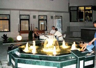 фонтан, как элемент благоустройства ресторанного дворика
